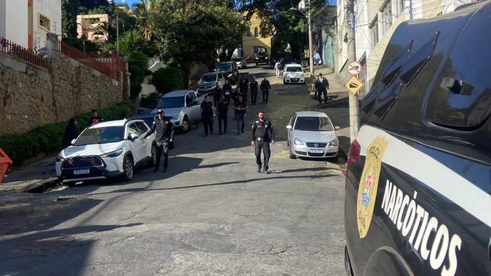Polícia Civil cumpre 23 mandados de busca e apreensão contra tráfico e lavagem de dinheiro em MG