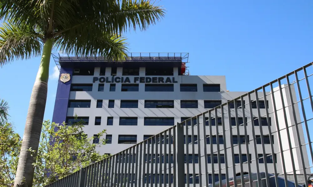 Daniel Vorcaro, dono do Banco Master, é preso pela PF em Guarulhos